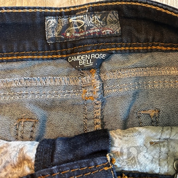Silver Jeans Womens 32 x 31 Dark Wash Blue Denim Camden Rose Bell Bottom Flared. - Picture 8 of 14